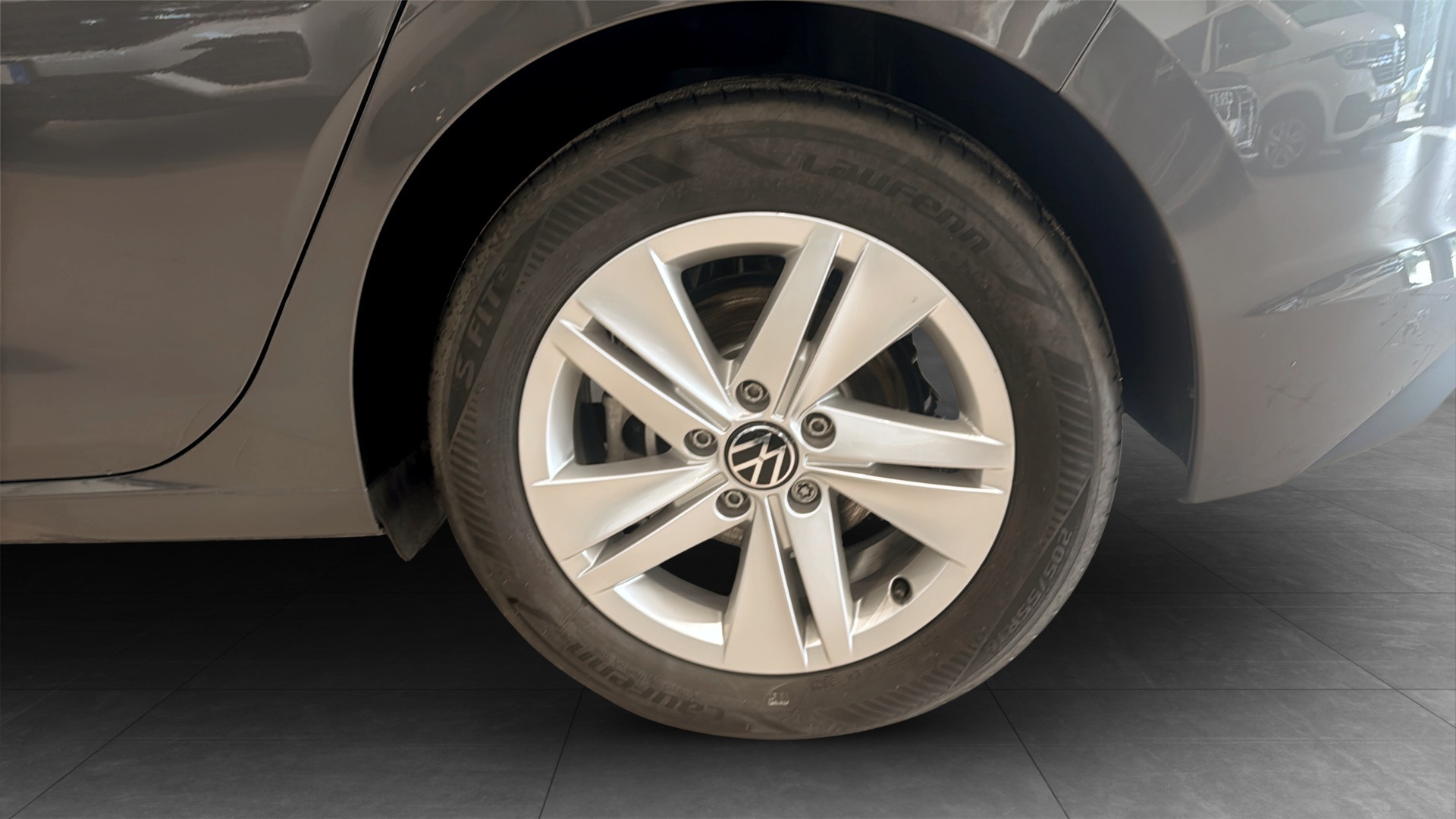 Volkswagen Golf MZD11K