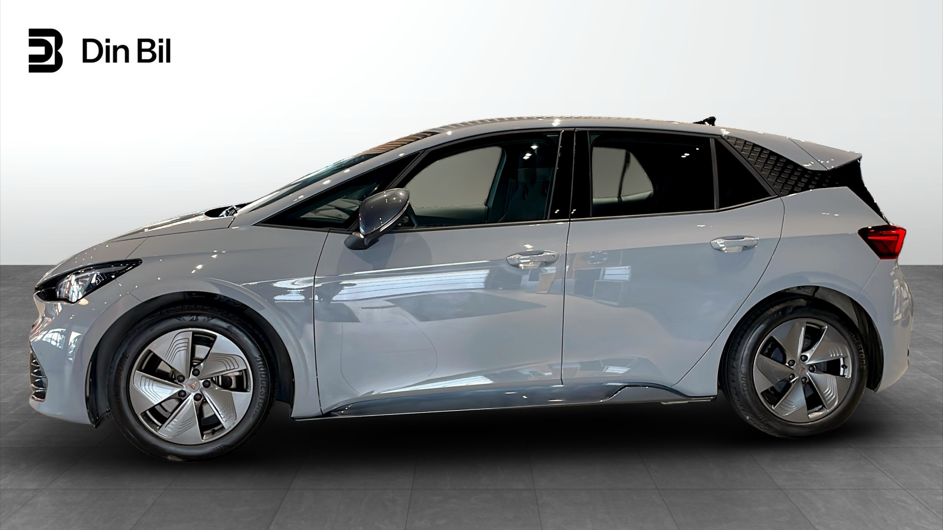 CUPRA Born MZL01N