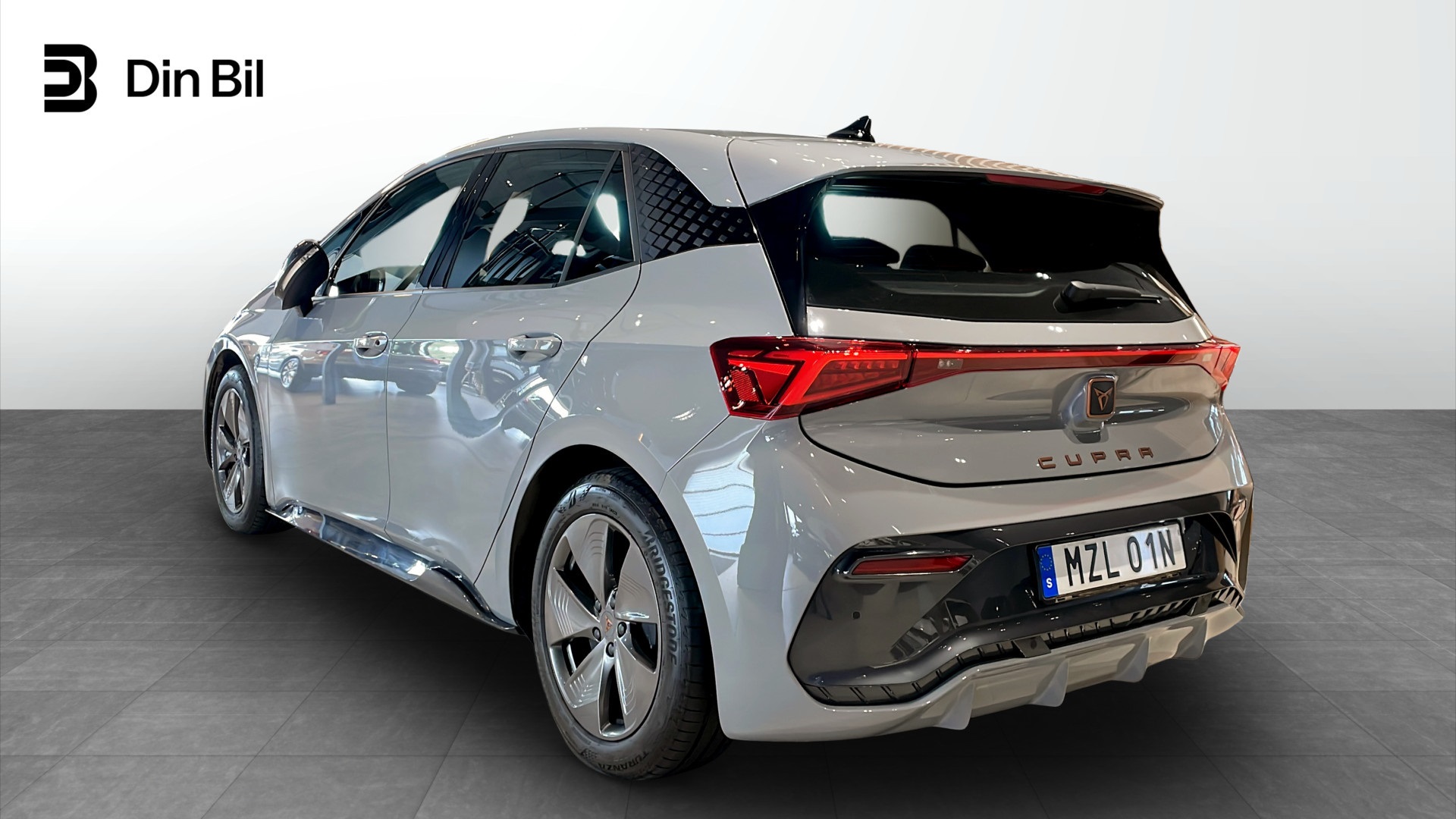 CUPRA Born MZL01N