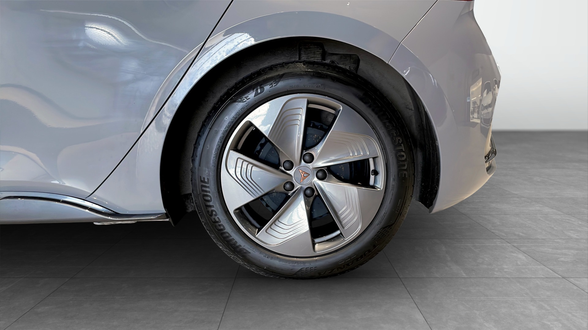 CUPRA Born MZL01N
