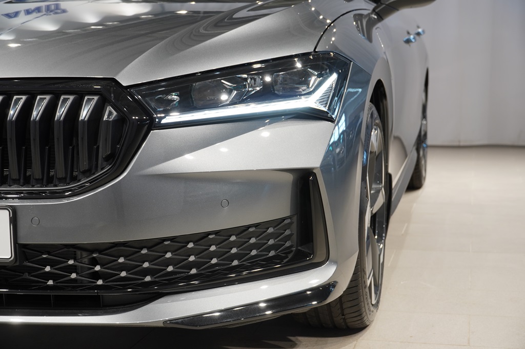 Skoda Superb MZL02M
