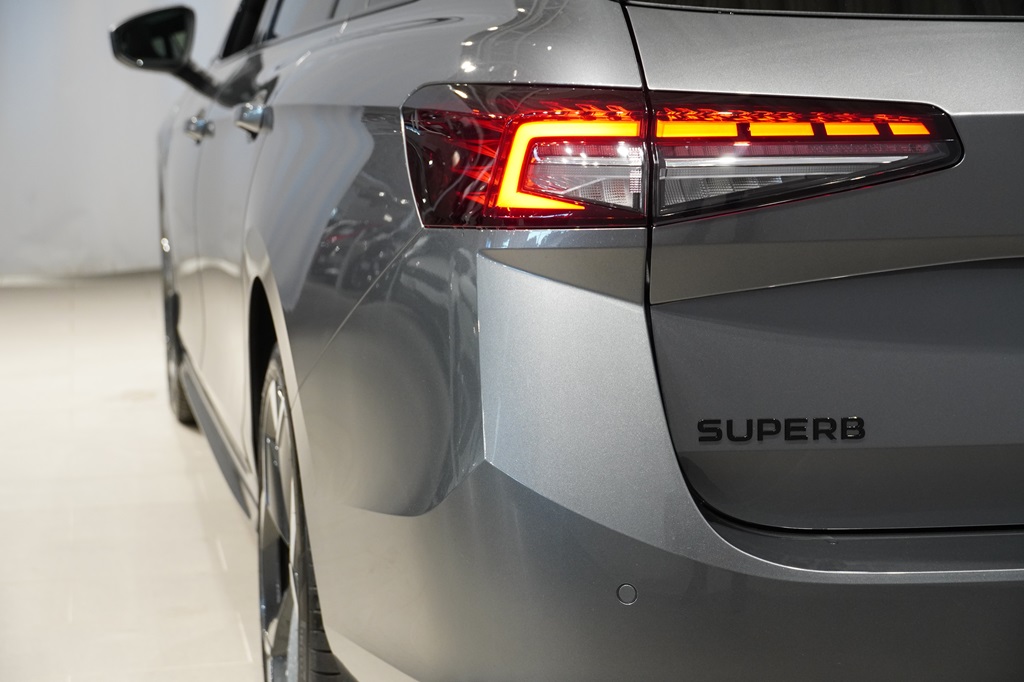 Skoda Superb MZL02M