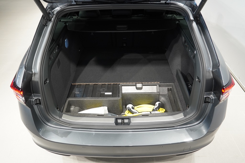 Skoda Superb MZL02M