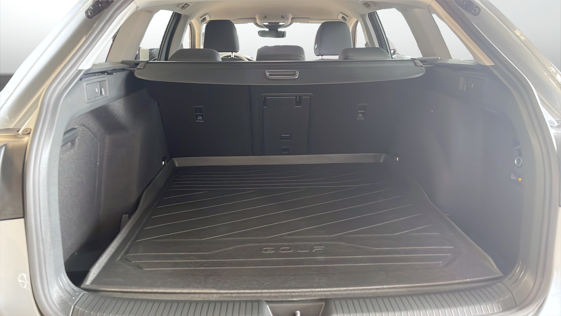Volkswagen Golf MZL22E