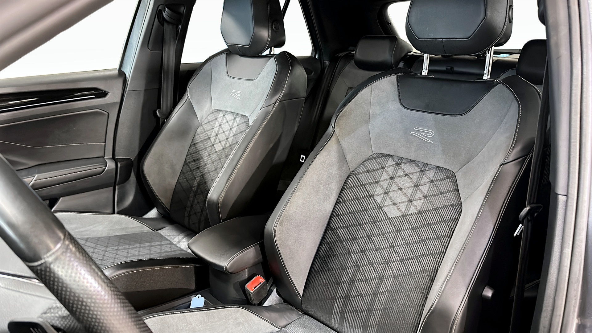 Volkswagen T-Roc NAH14M