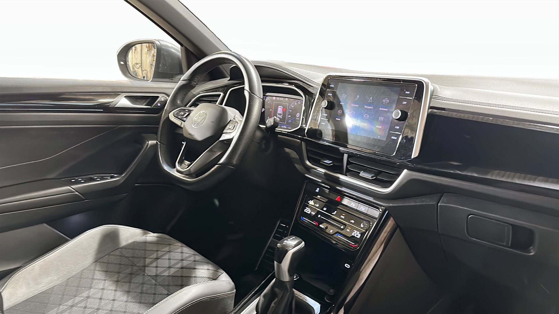 Volkswagen T-Roc NAH14M