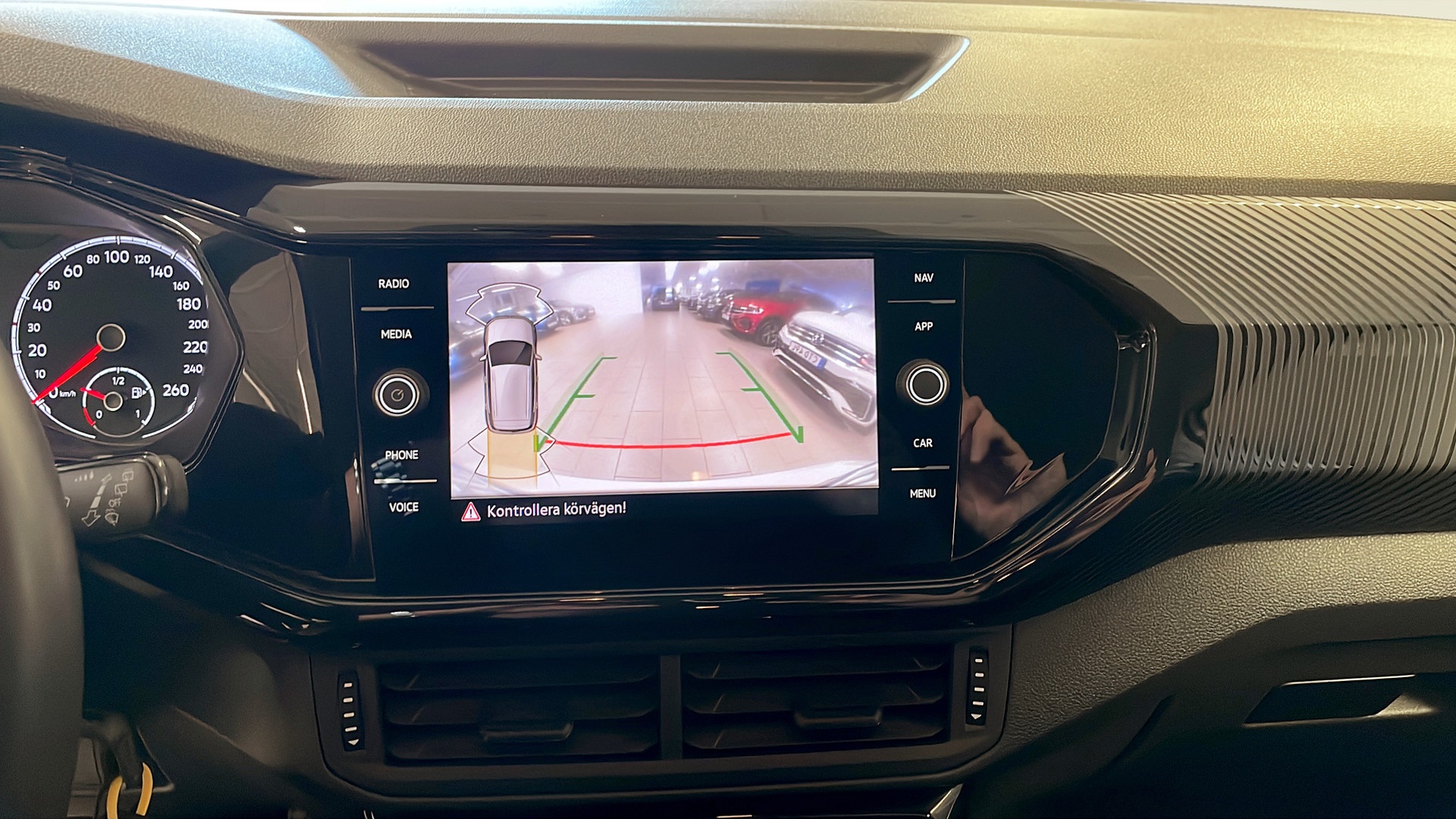 Volkswagen T-Cross NBF53B