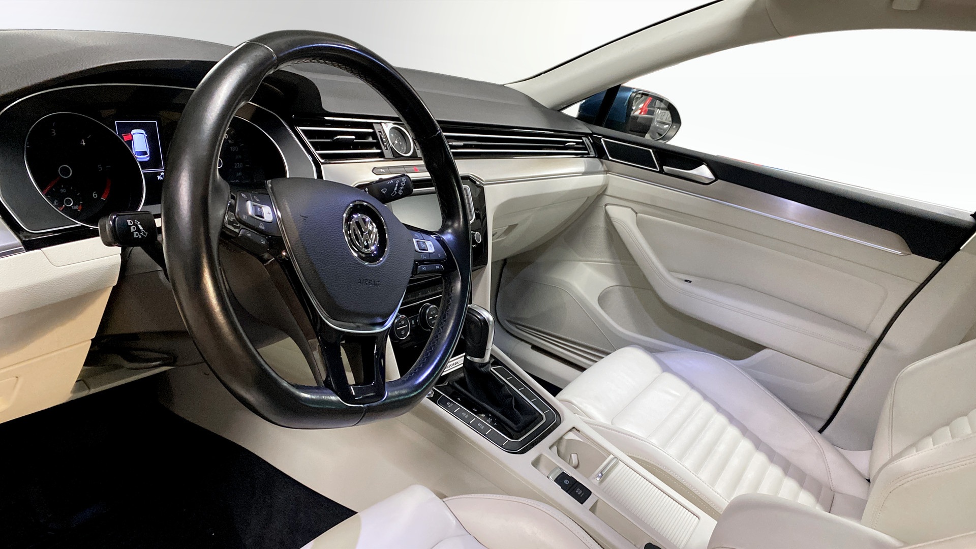 Volkswagen Passat Sportscombi NBT924