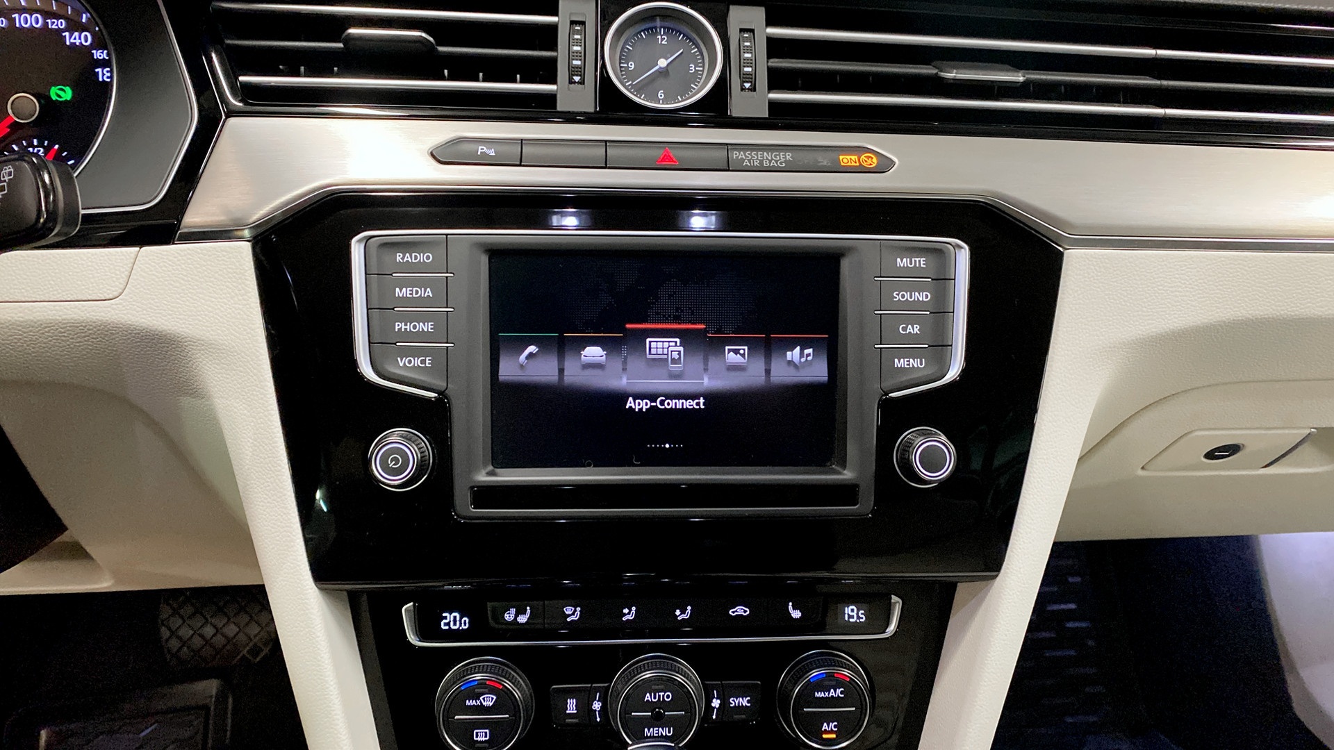 Volkswagen Passat Sportscombi NBT924