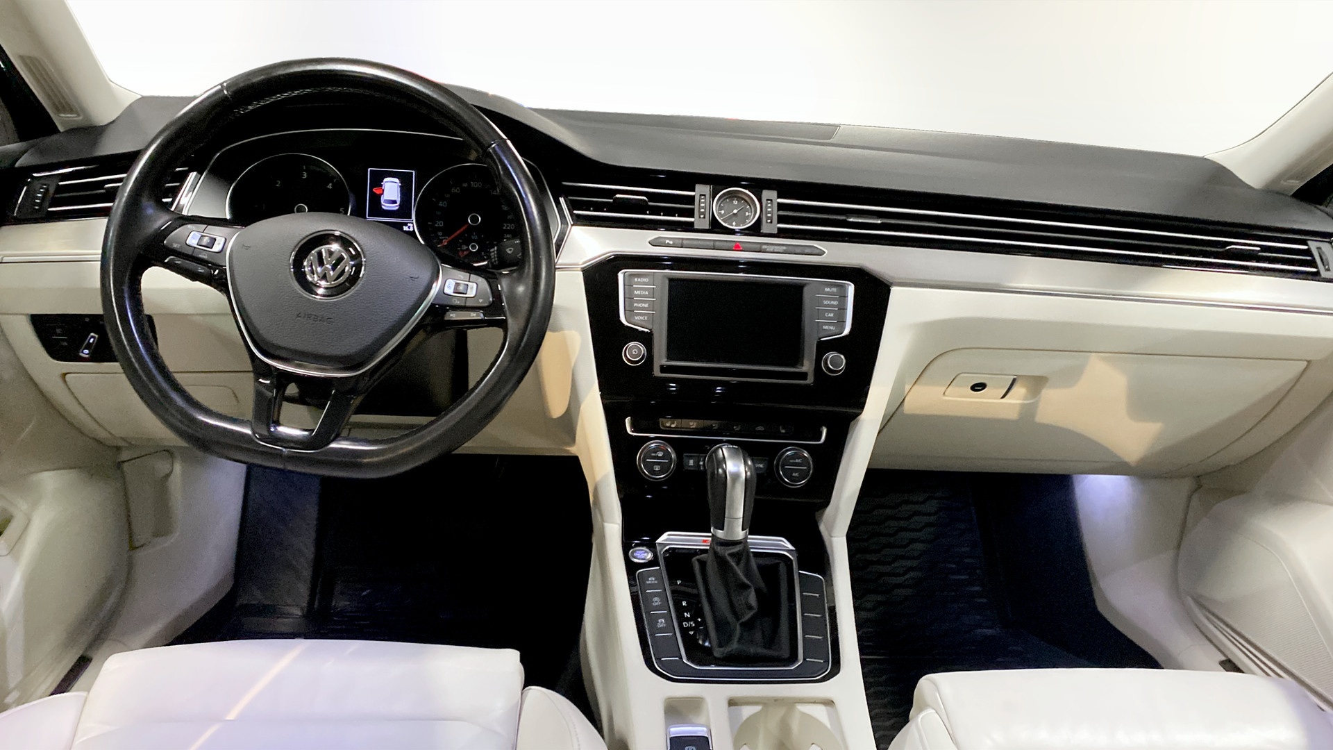 Volkswagen Passat Sportscombi NBT924