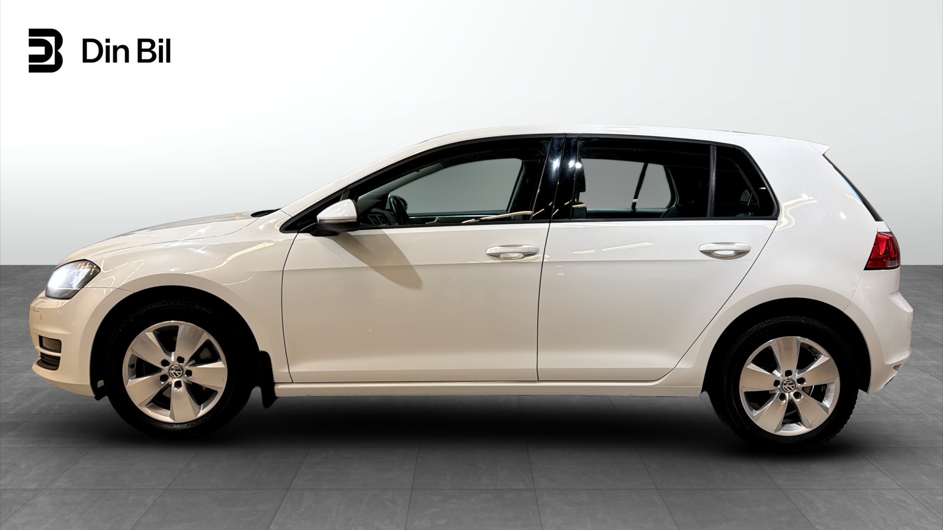 Volkswagen Golf NDO353
