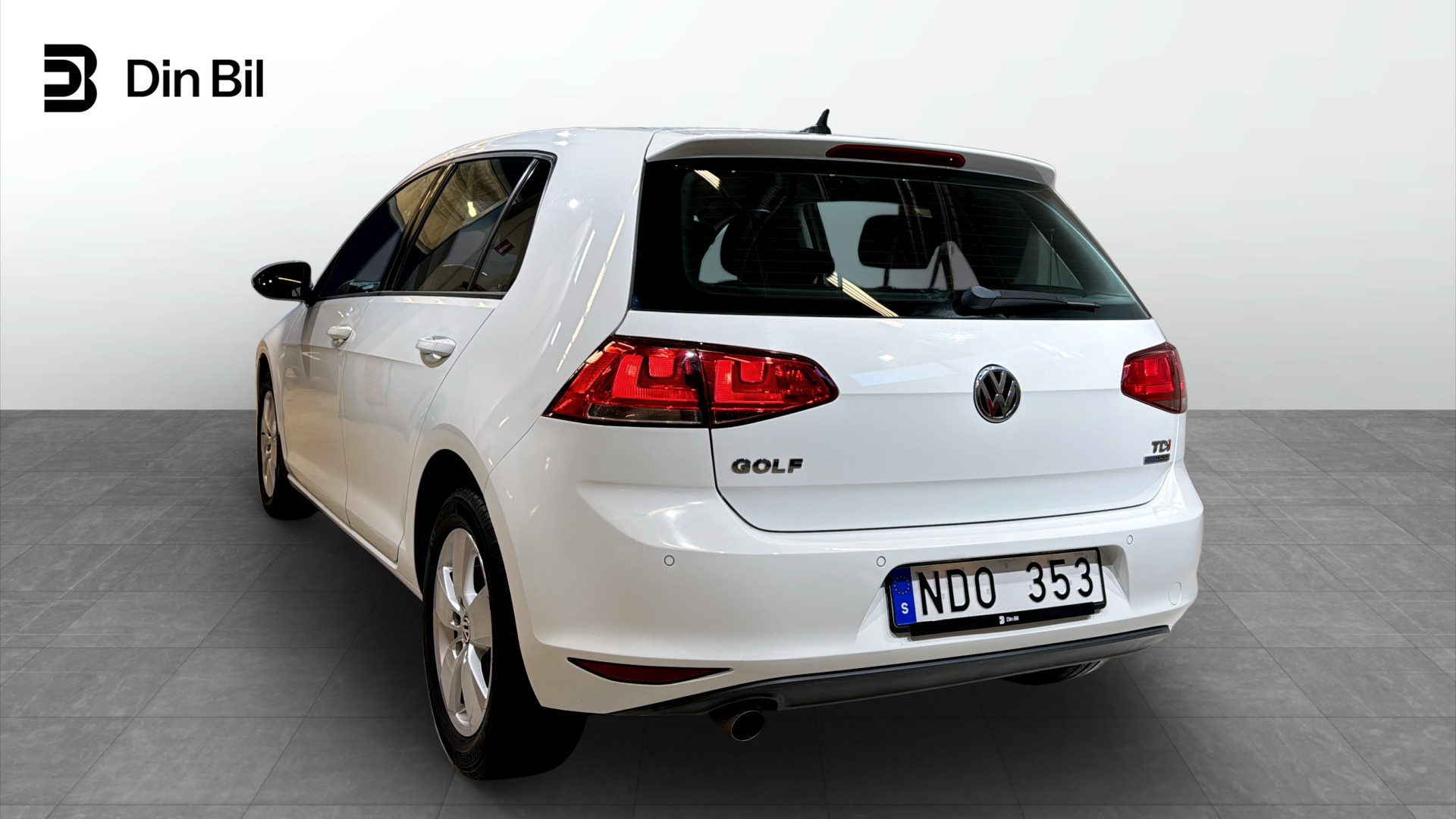 Volkswagen Golf NDO353