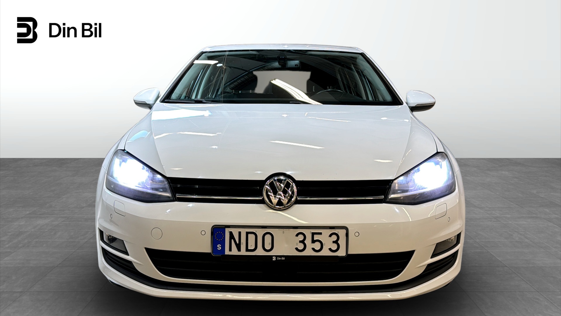 Volkswagen Golf NDO353