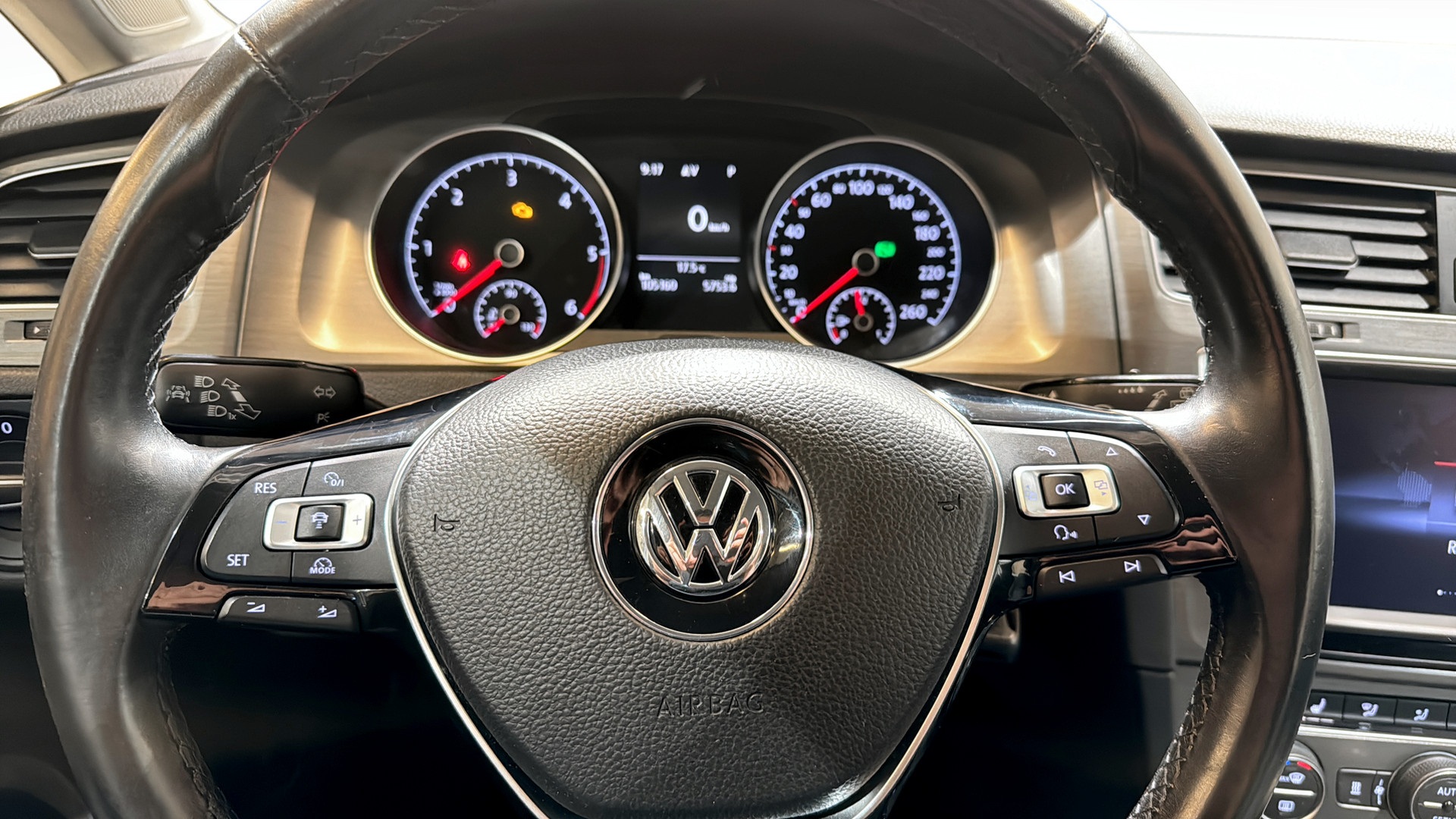 Volkswagen Golf NDO353