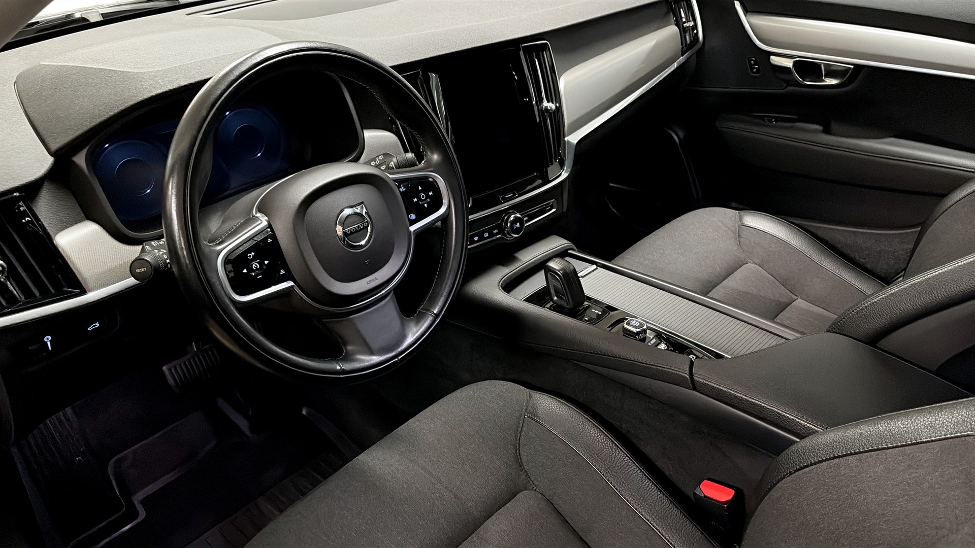 Volvo V90 Cross Country NDX03N