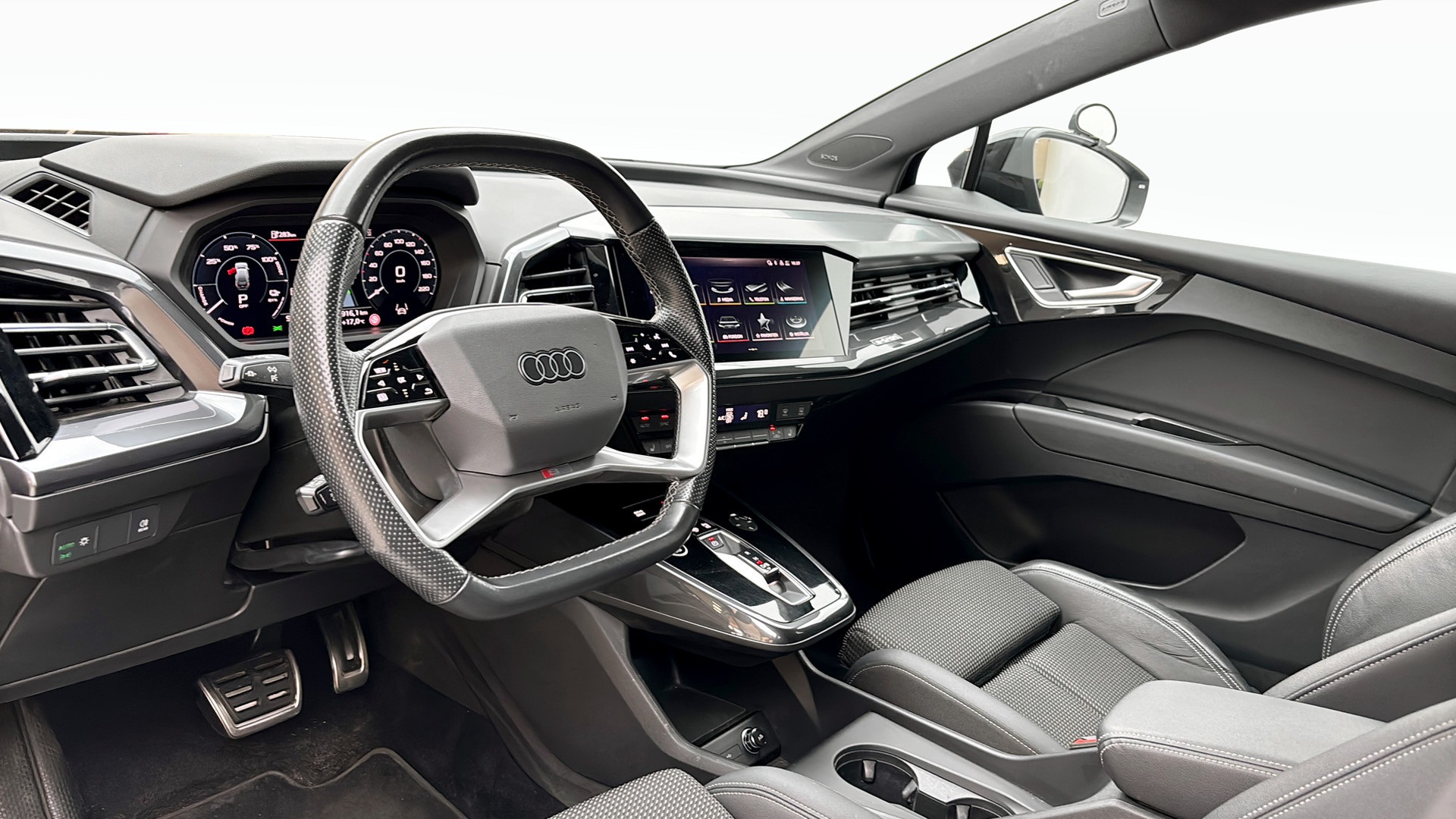 Audi Q4 e-tron NEK32M