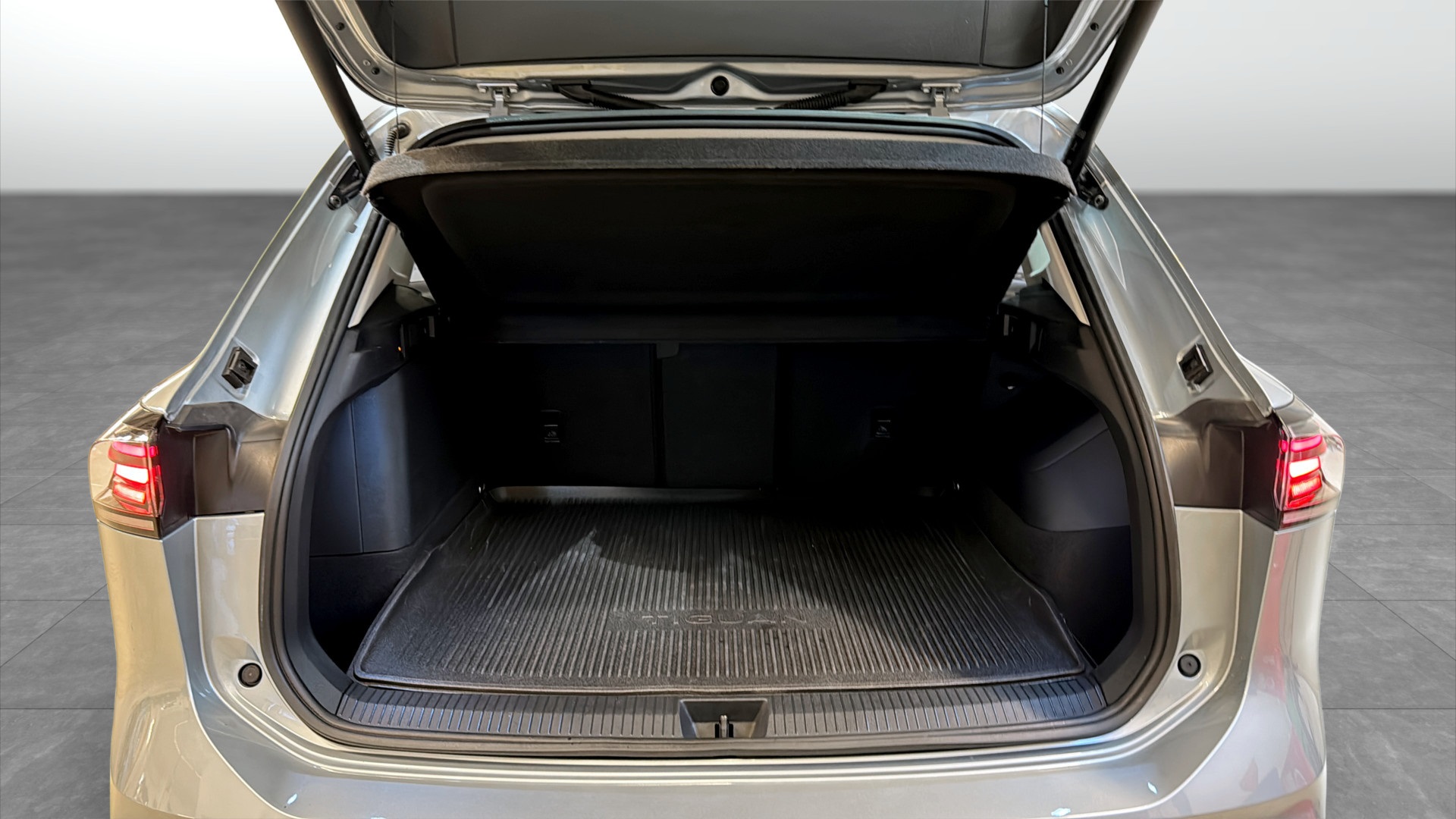 Volkswagen Tiguan NFJ08L