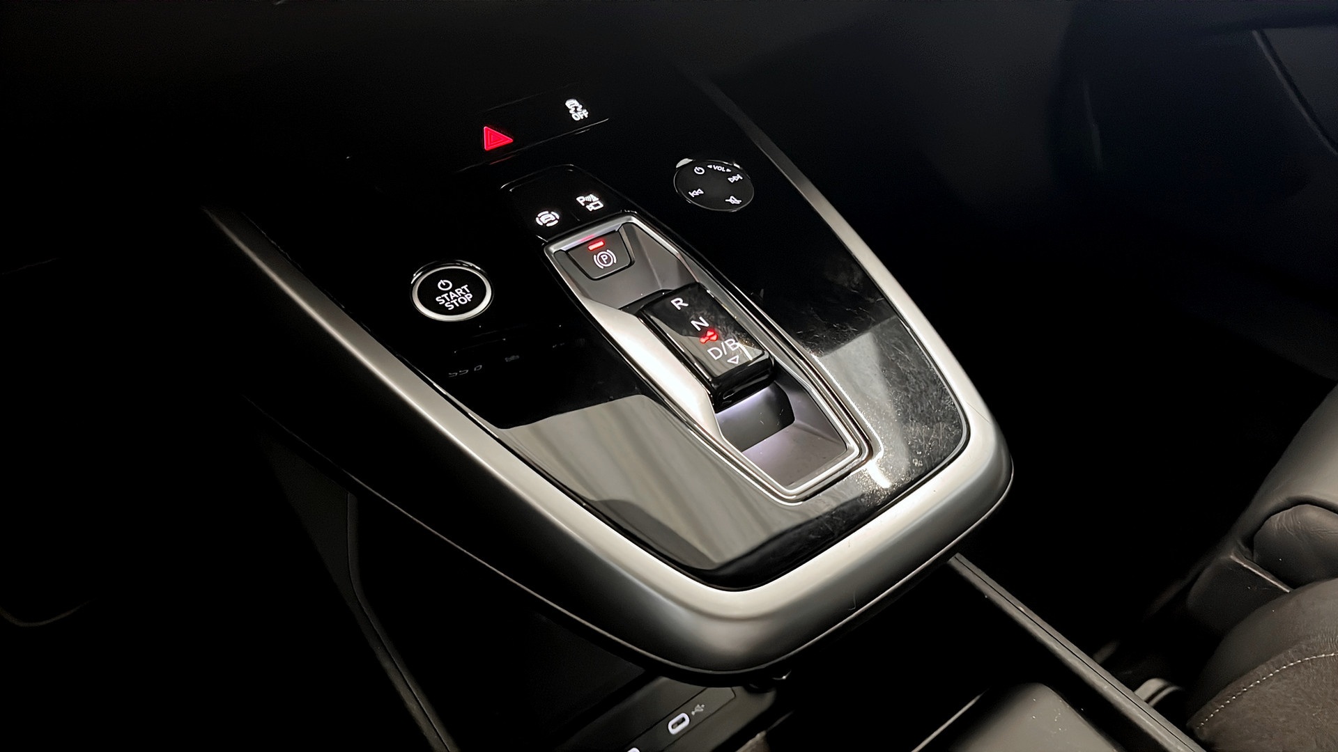 Audi Q4 e-tron NFL96B