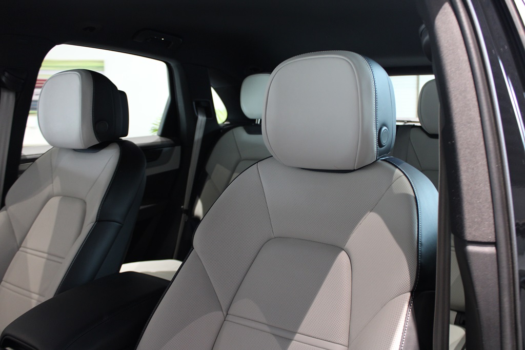 Porsche Cayenne NFP00F