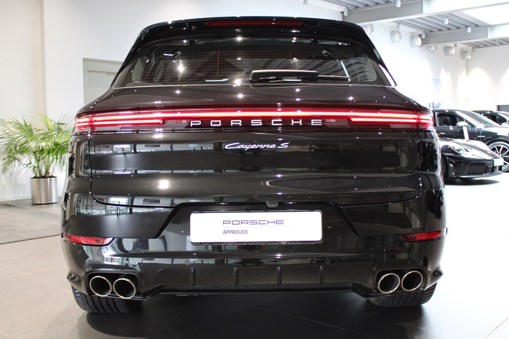 Porsche Cayenne NFP00F