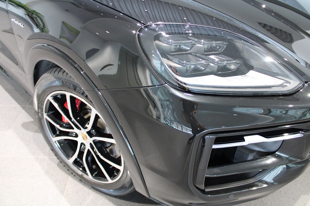 Porsche Cayenne NFP00F