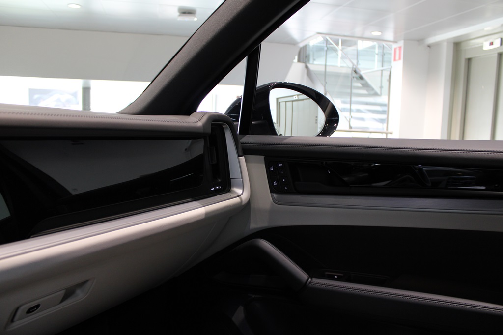 Porsche Cayenne NFP00F