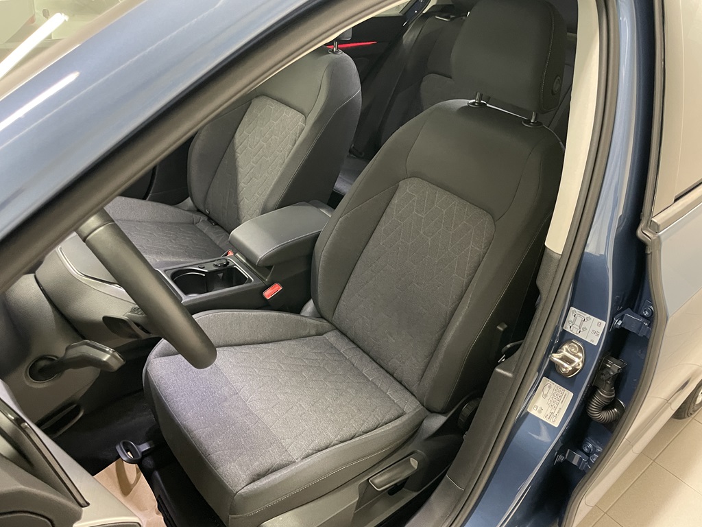Volkswagen Golf NGJ07K