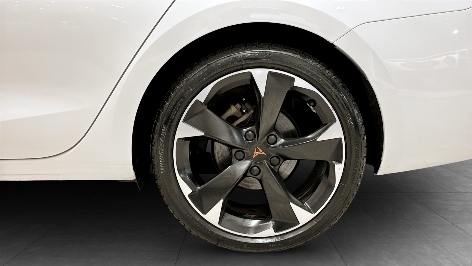 CUPRA Leon NGT32W