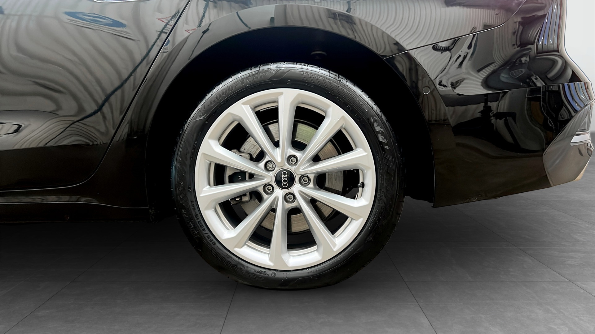 Audi A5 Avant NHL33F
