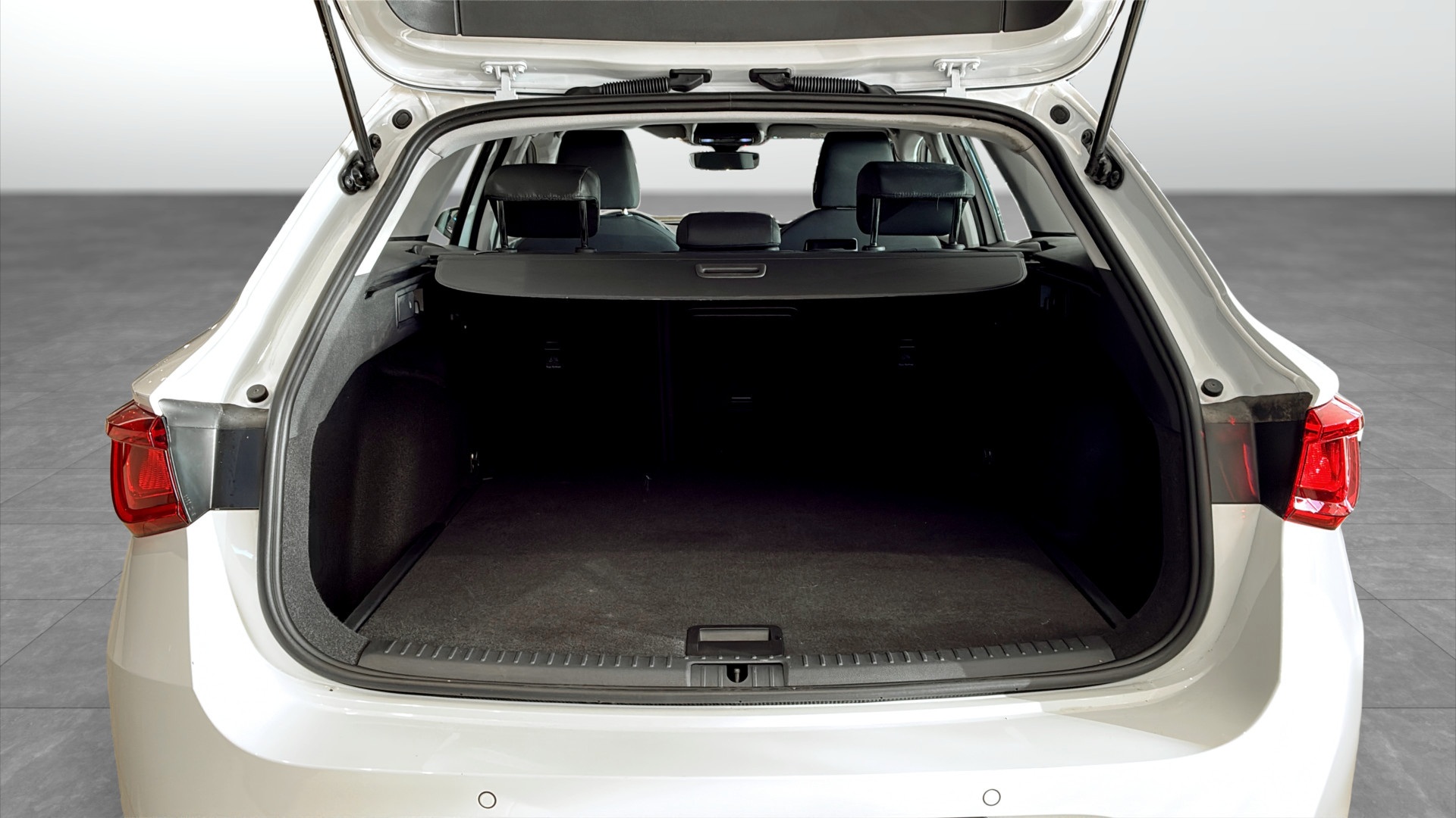 SEAT Leon Sportstourer NHL96C