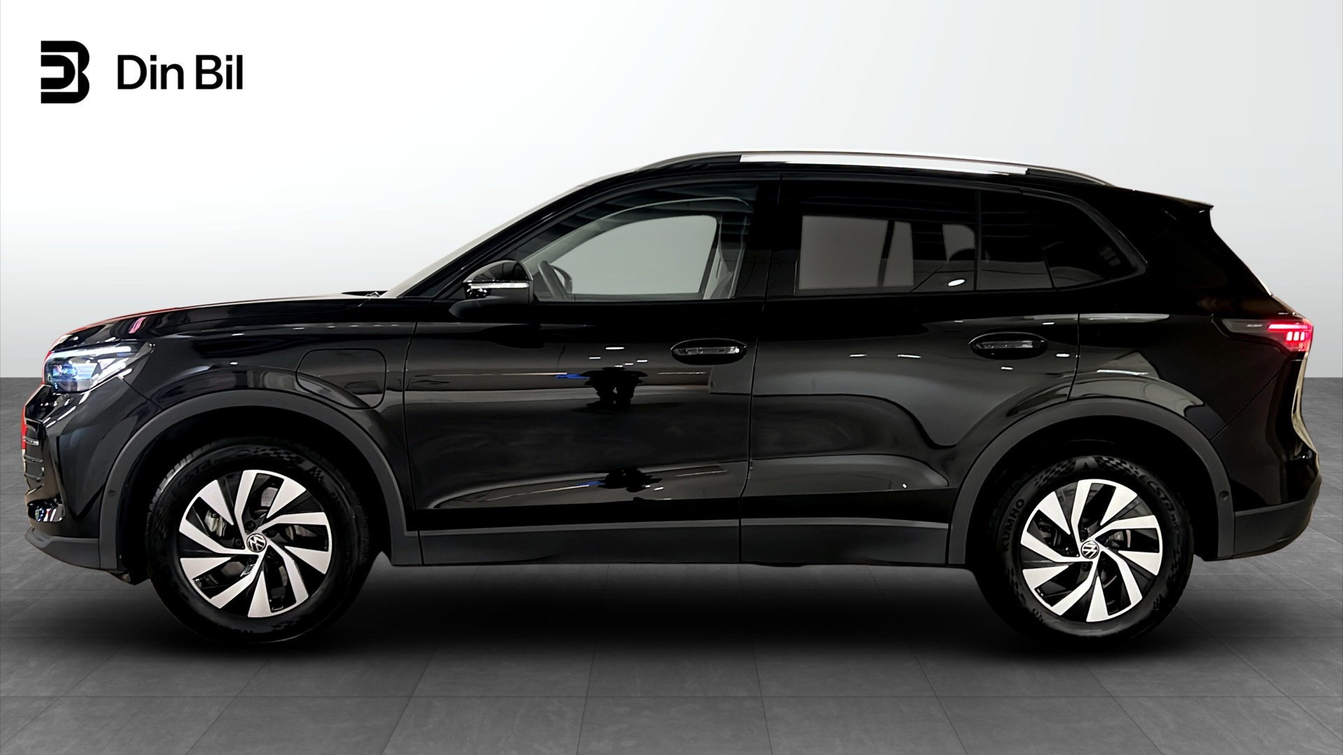 Volkswagen Tiguan NJB25E