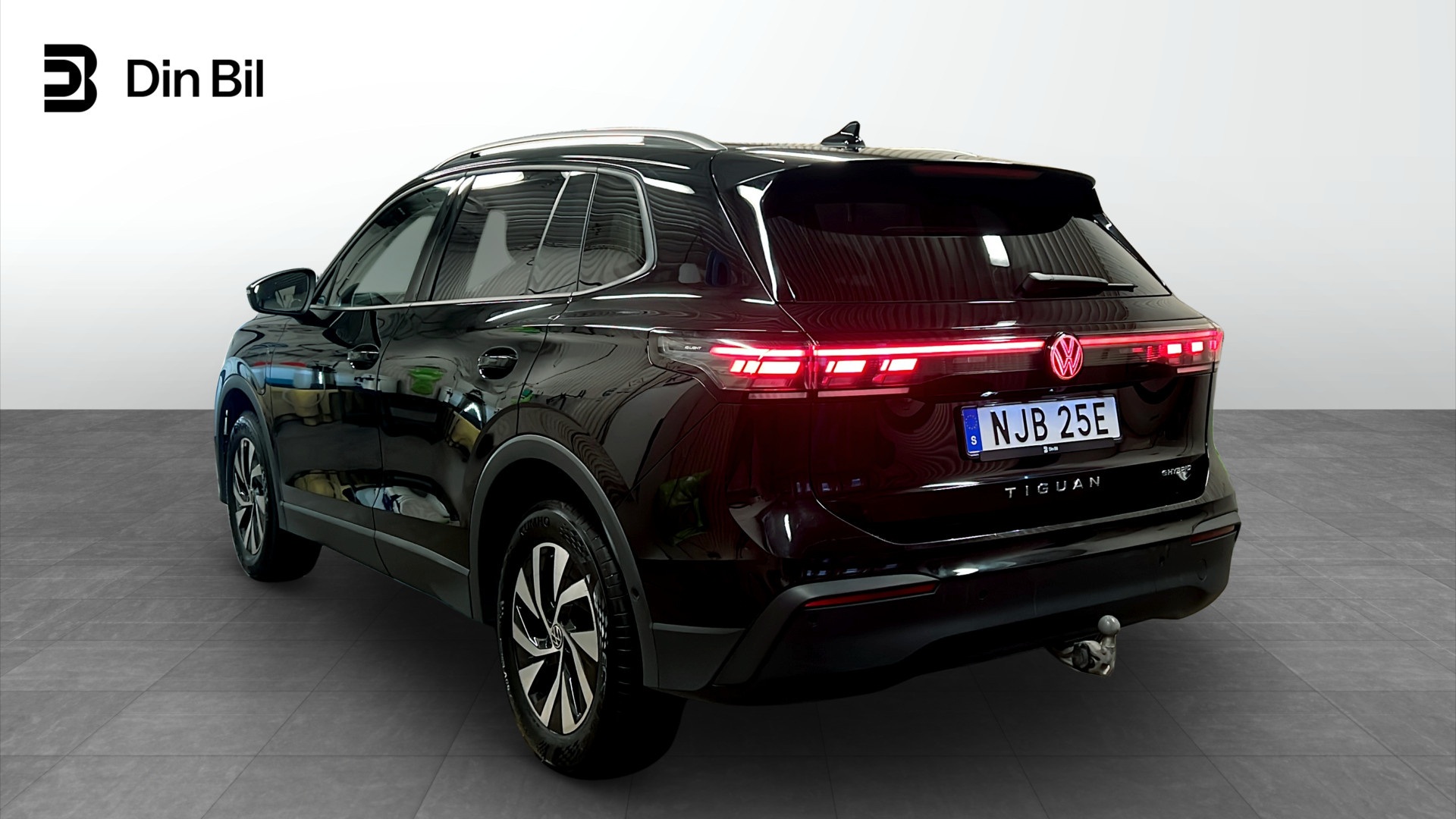 Volkswagen Tiguan NJB25E