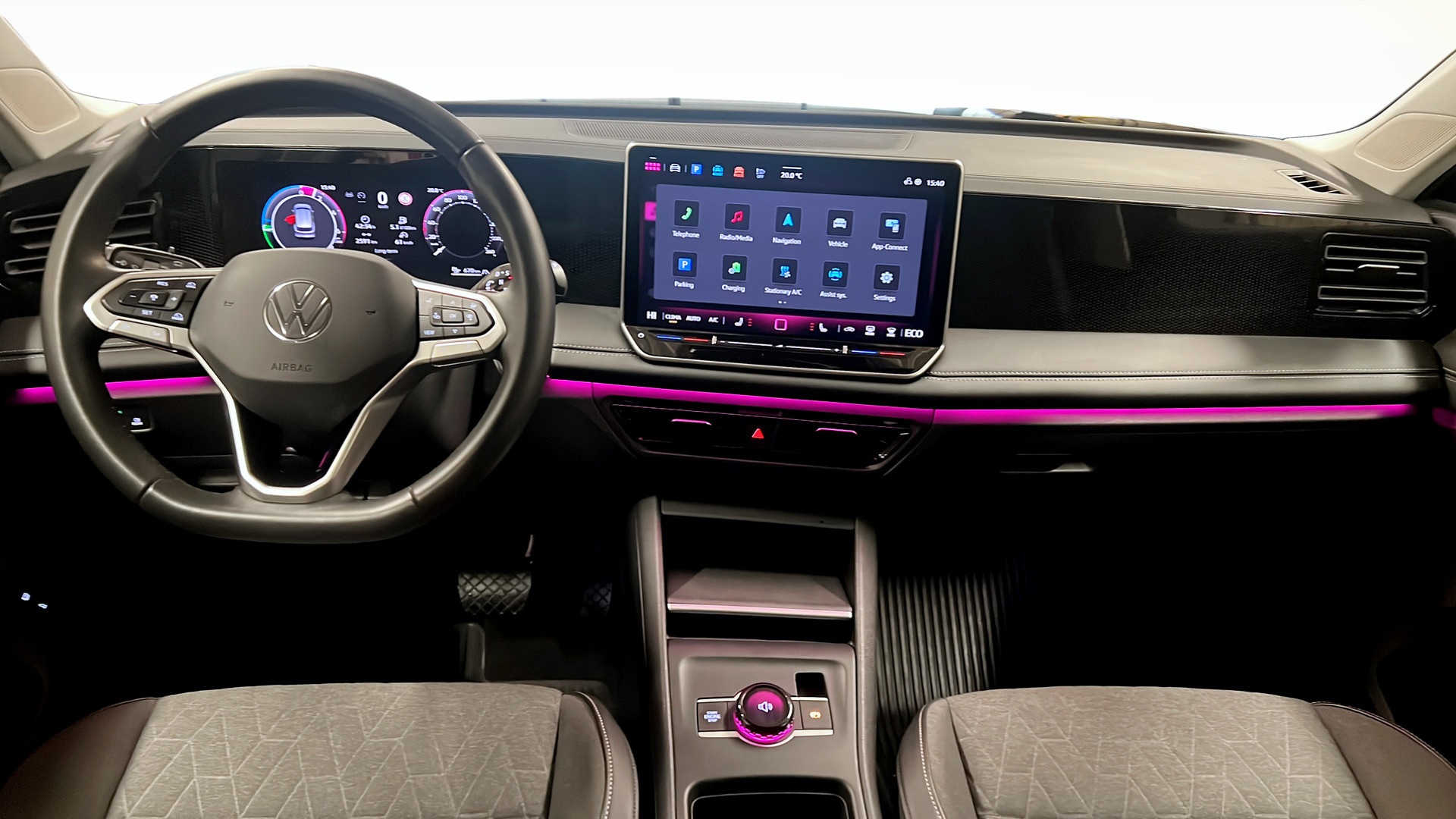 Volkswagen Tiguan NJB25E
