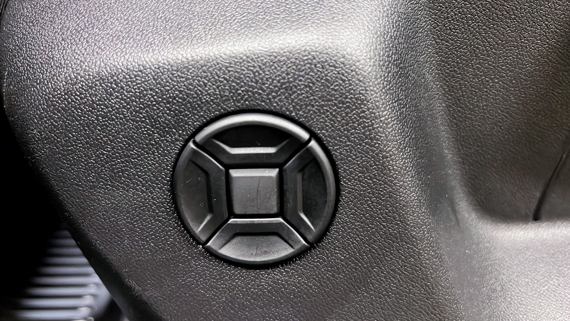 Volkswagen Tiguan NJB25E