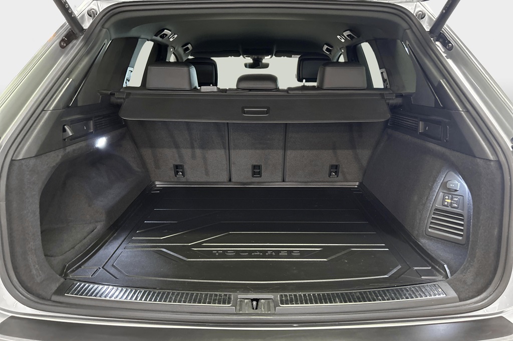Volkswagen Touareg NJK59C