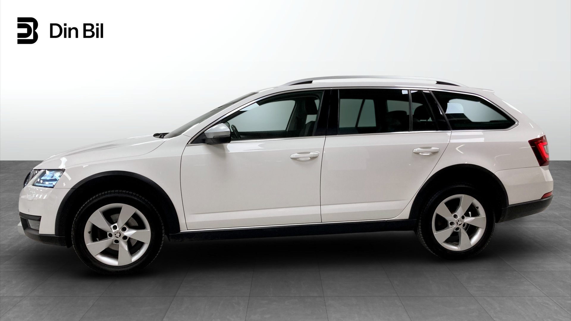 Skoda Octavia Combi NJO551