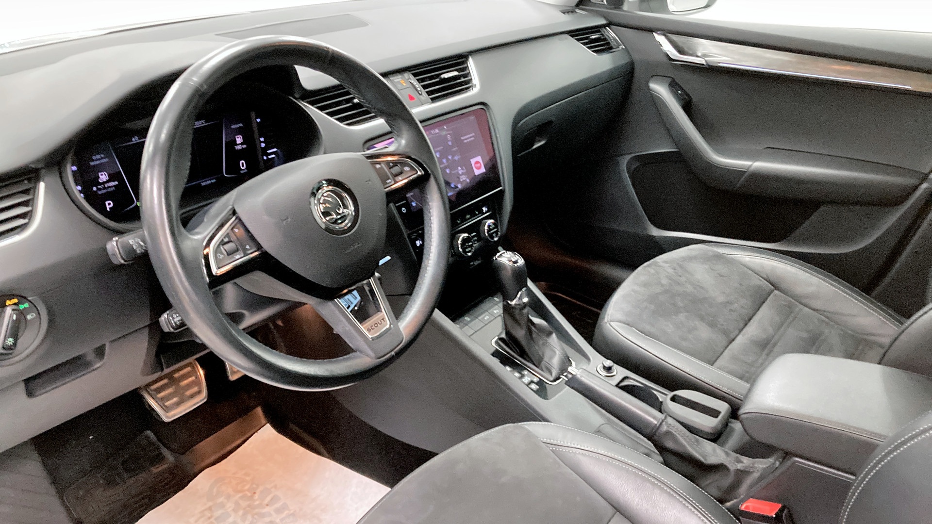 Skoda Octavia Combi NJO551