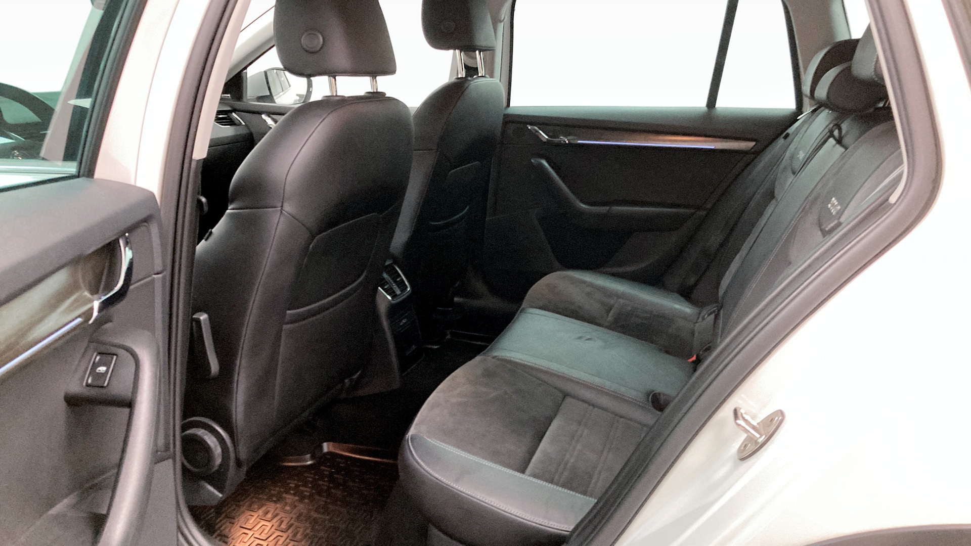 Skoda Octavia Combi NJO551