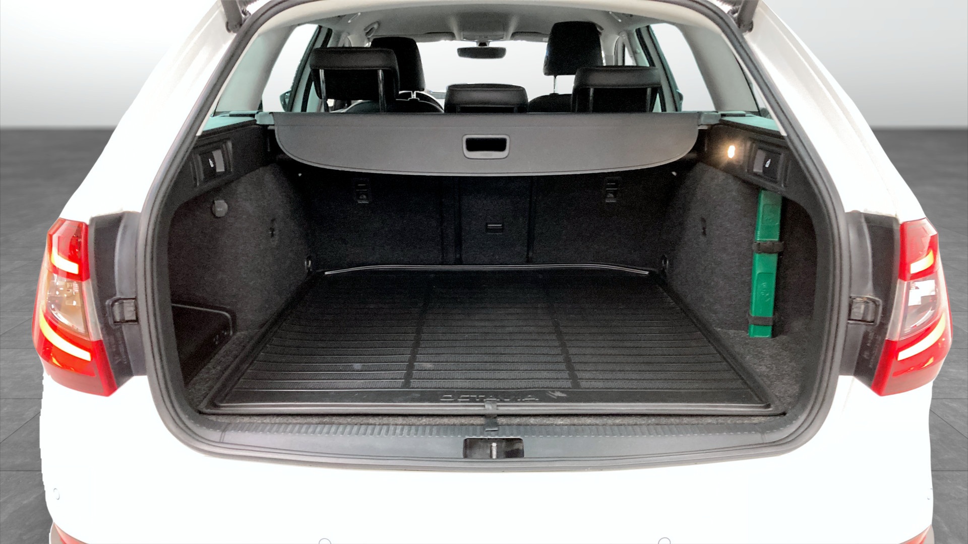 Skoda Octavia Combi NJO551