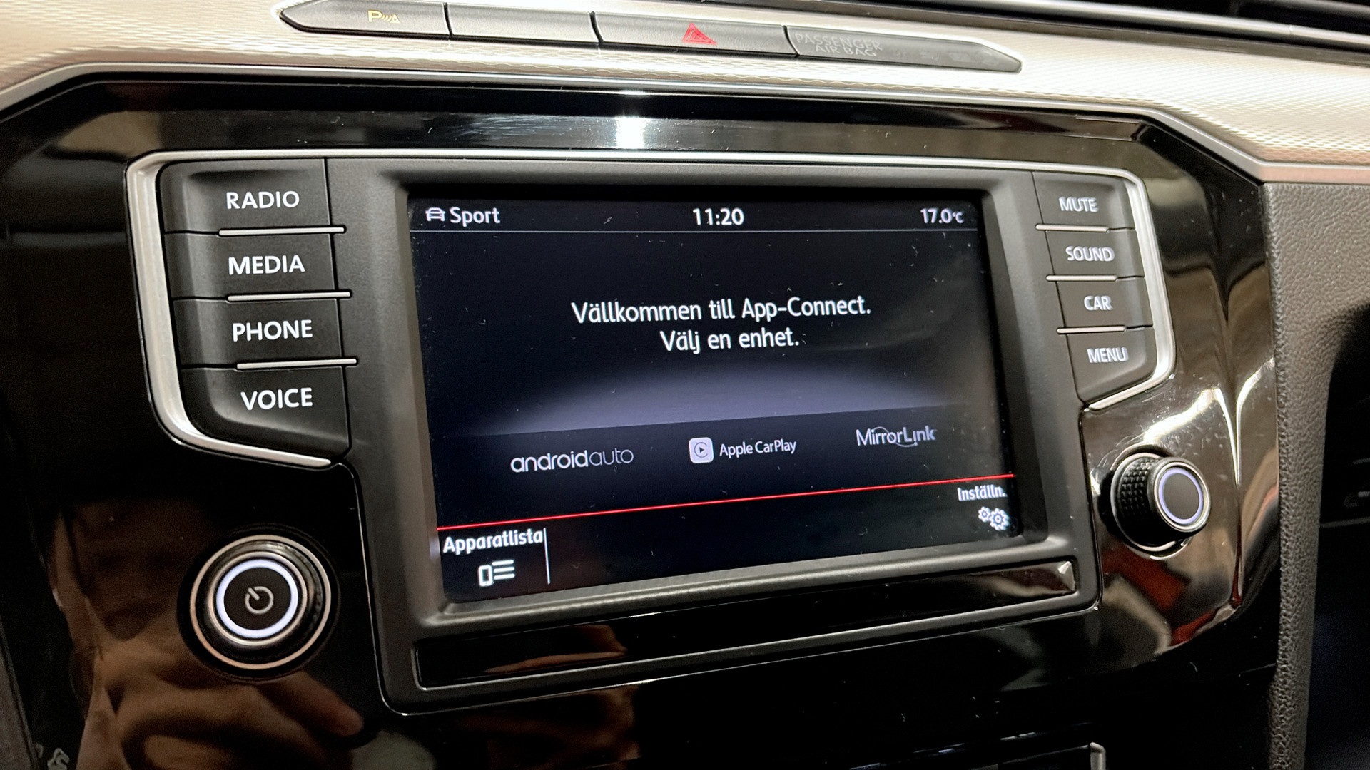 Volkswagen Passat NJU528