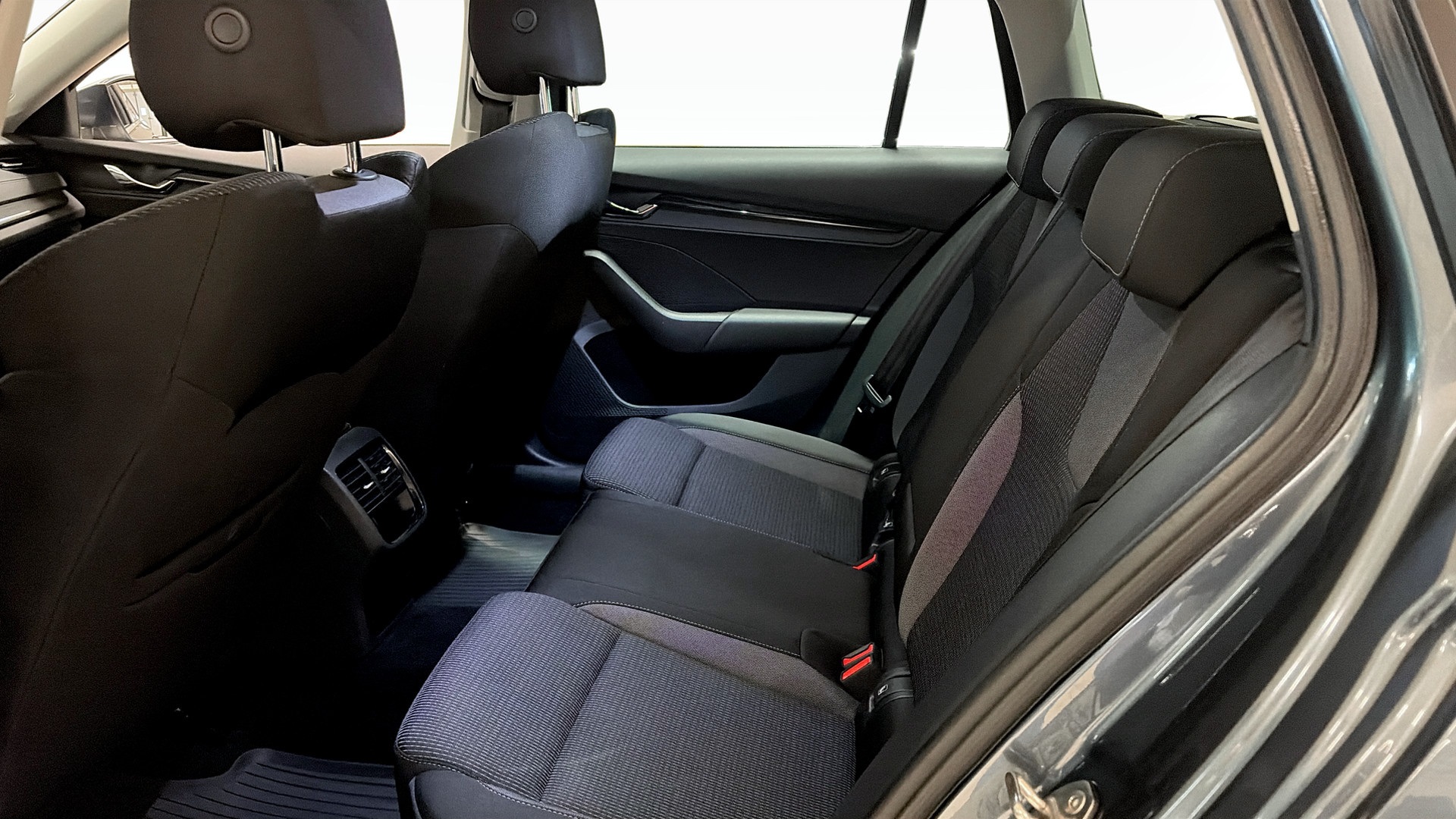 Skoda Octavia NLB43B