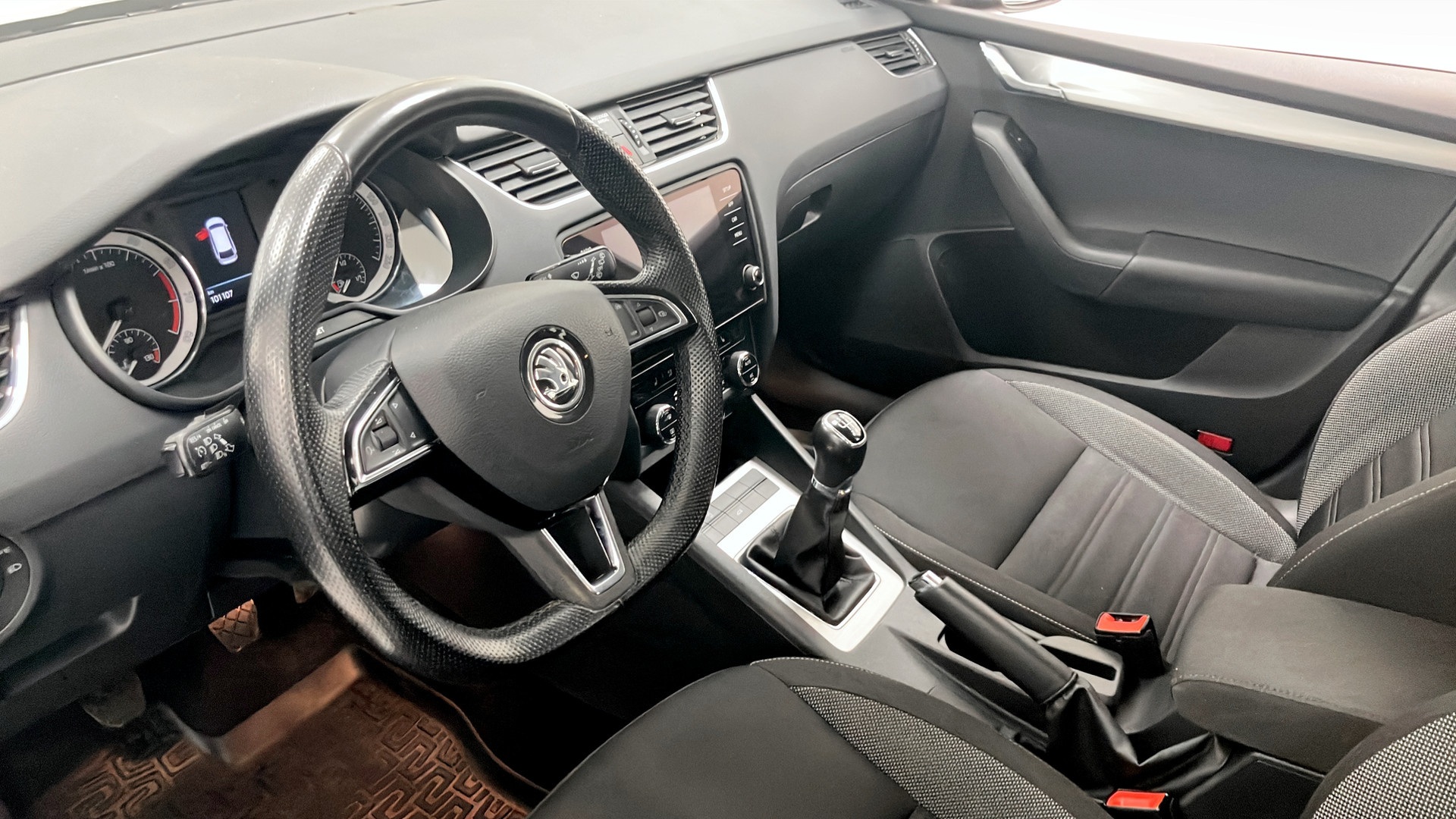 Skoda Octavia Combi NLF04A