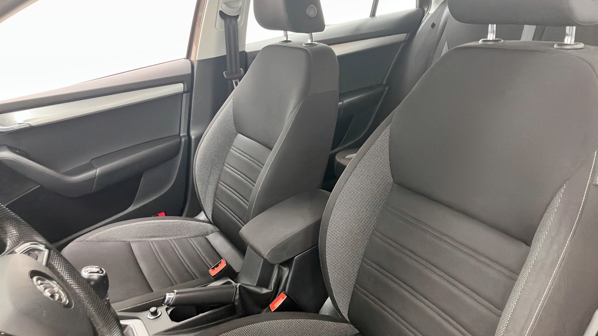Skoda Octavia Combi NLF04A
