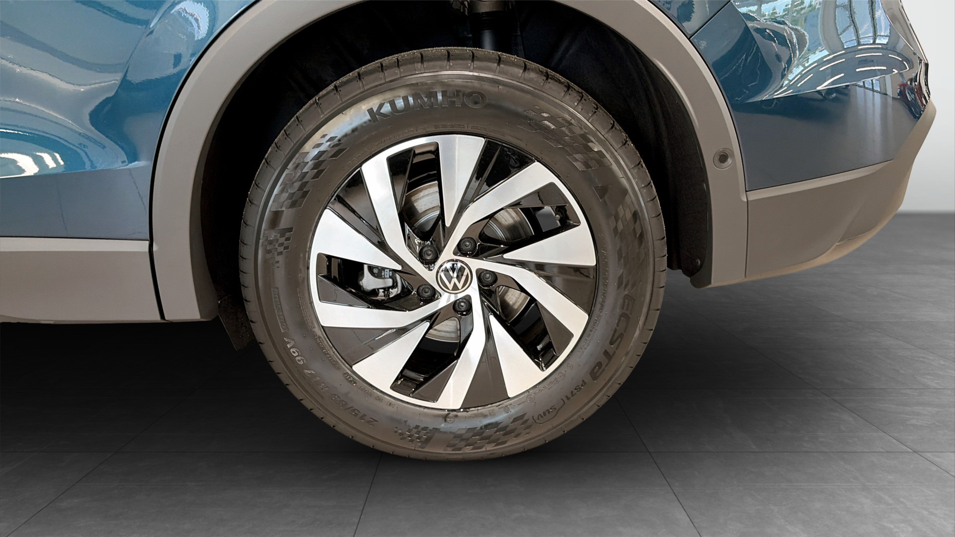 Volkswagen Tiguan NLJ08D
