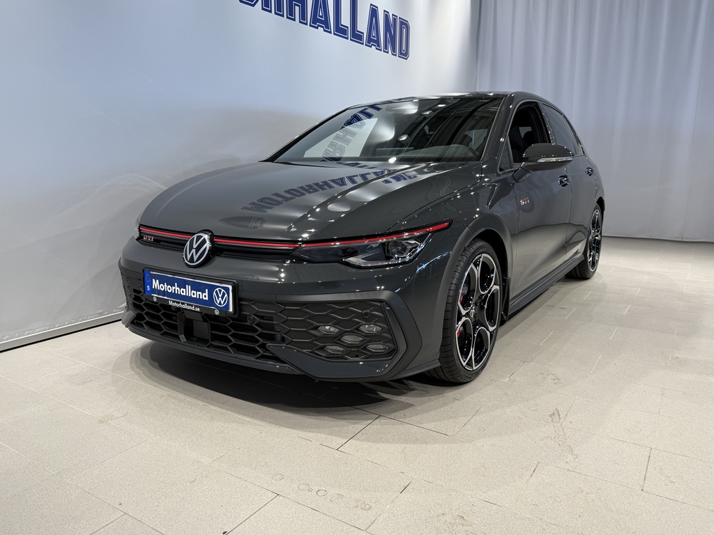 Volkswagen Golf NMH33S