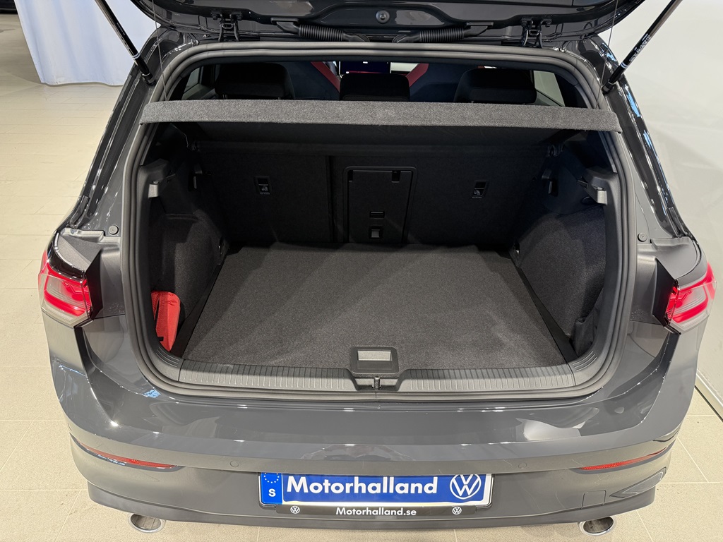 Volkswagen Golf NMH33S