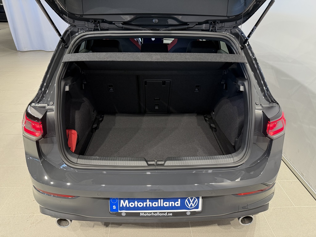 Volkswagen Golf NMH33S