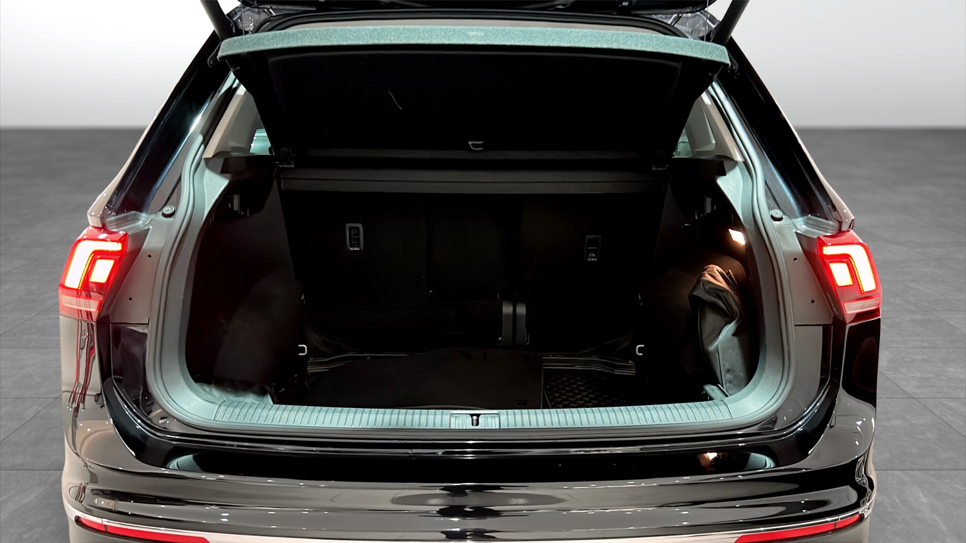 Volkswagen Tiguan NMN21H