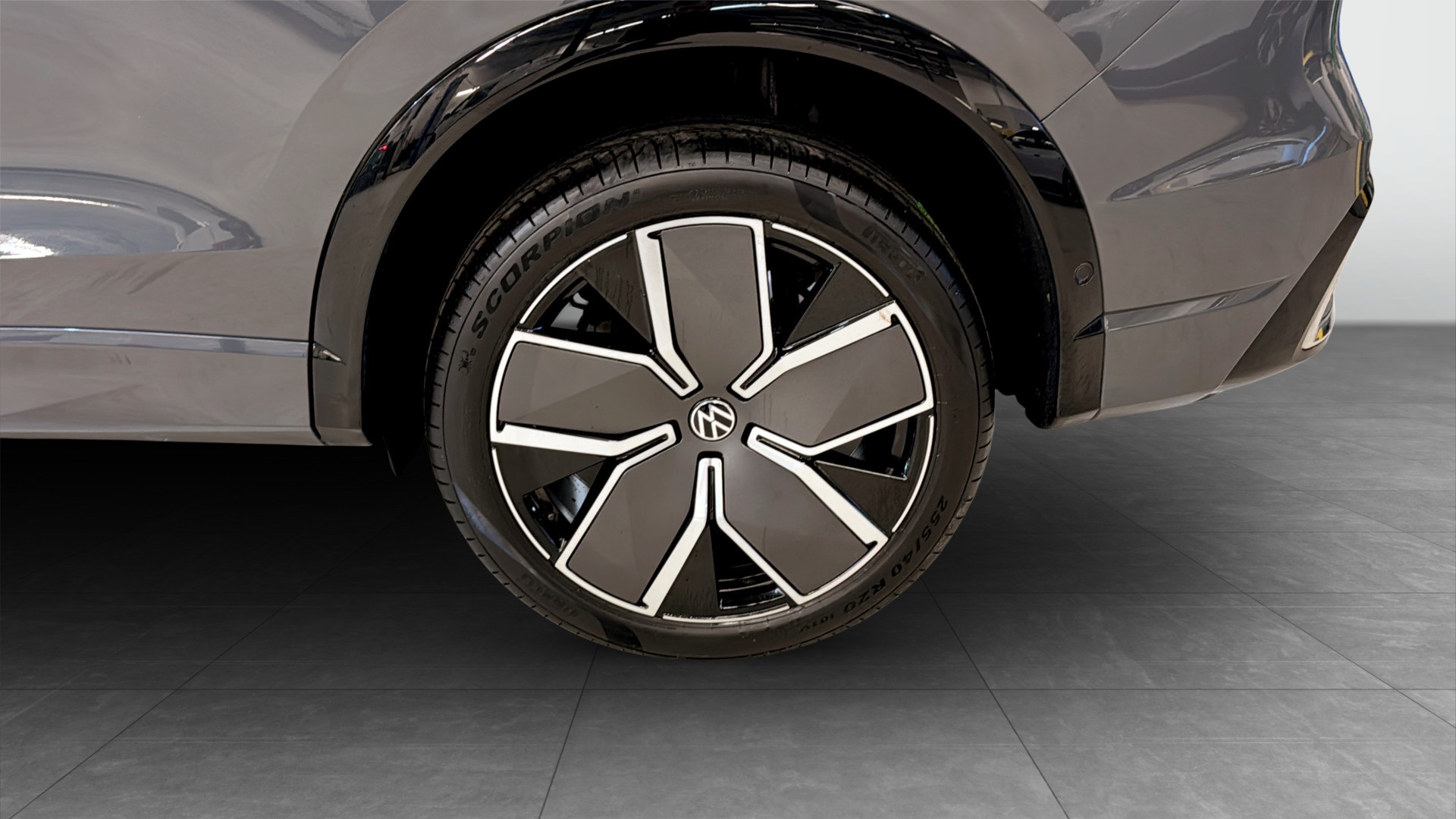 Volkswagen Tiguan NNJ07U