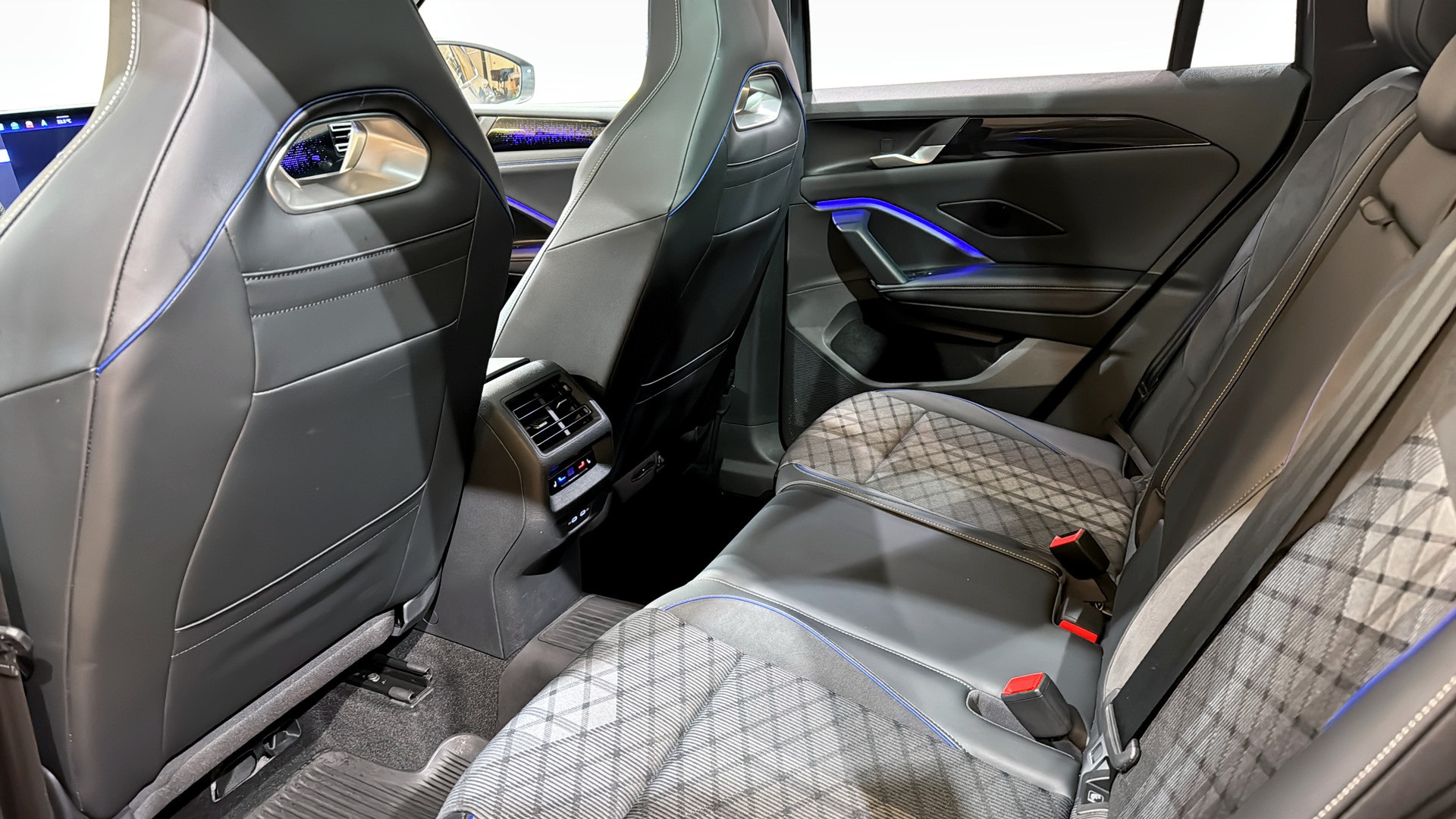 Volkswagen Tiguan NNJ07U